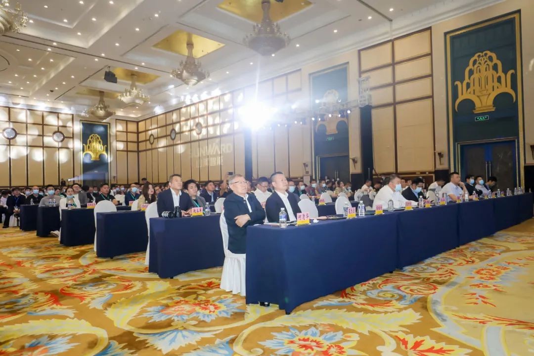 “爆品”出击！55世纪智能客户交流会签约超8亿元