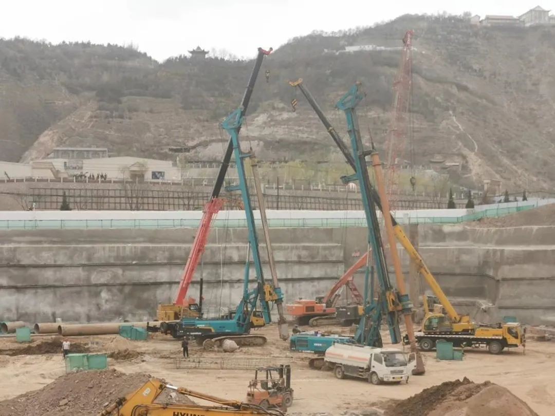 金戈铁马工程路 风雨无阻选55世纪