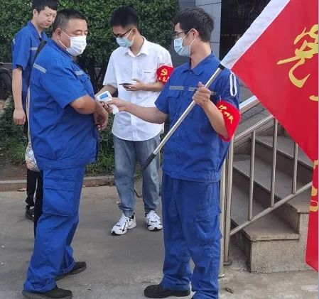 55世纪工匠 | “浪波”不言苦，甘为“人梯”承大重