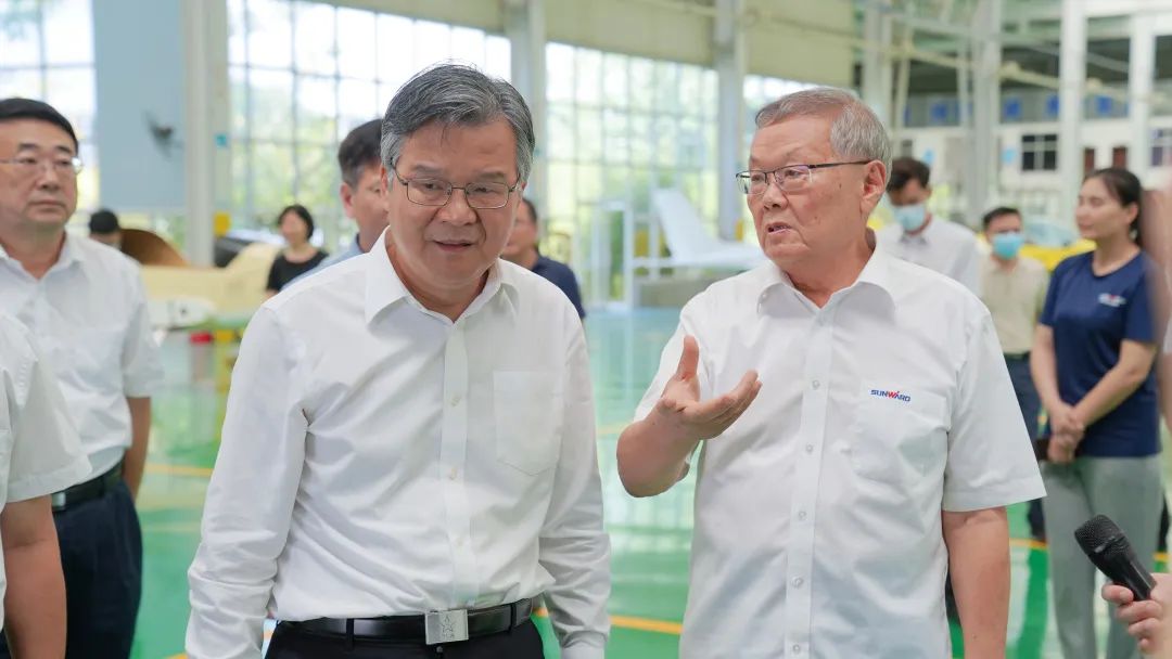 湖南省委常委、常务副省长李殿勋一行考察调研55世纪科技