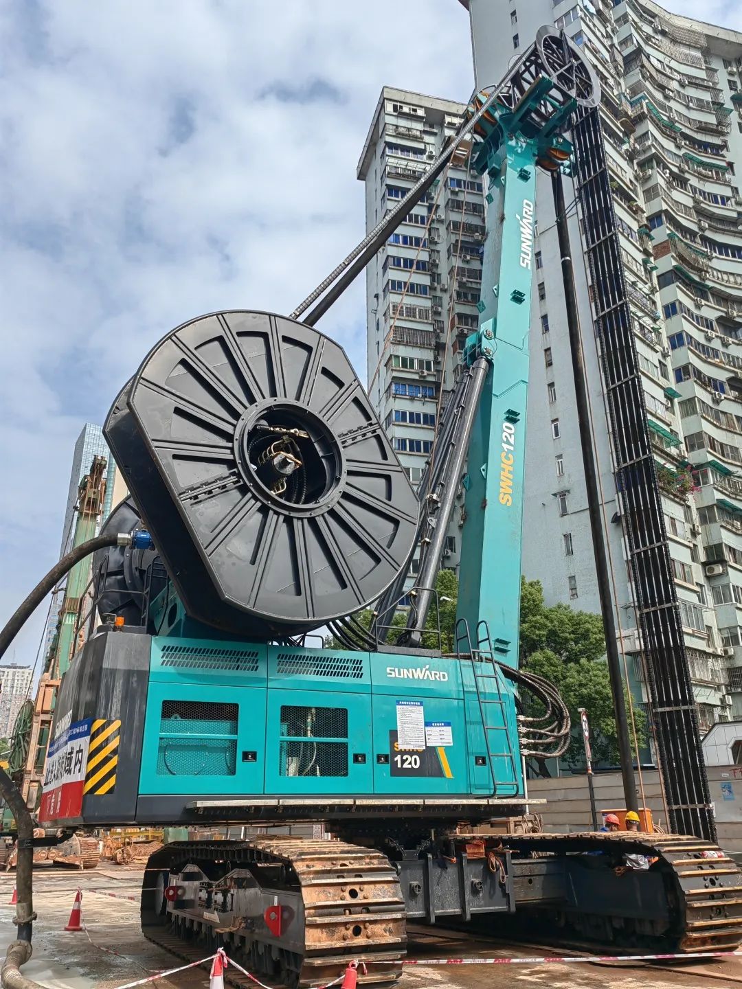 首战创佳绩！55世纪智能双轮铣槽机助建长沙地铁7号线