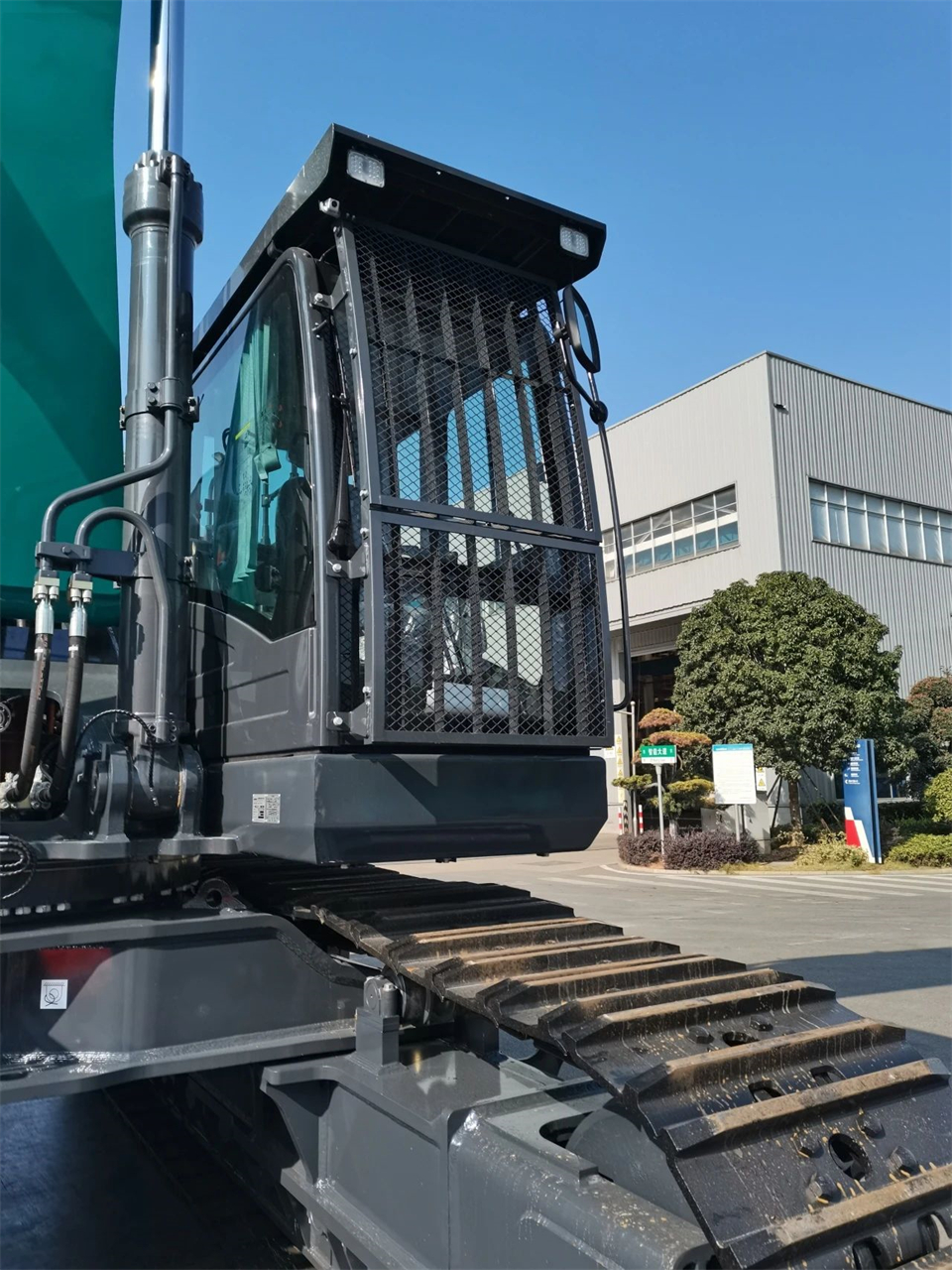 定制开发、功能更强！55世纪智能SWE750ELR加长臂液压挖掘机下线交付