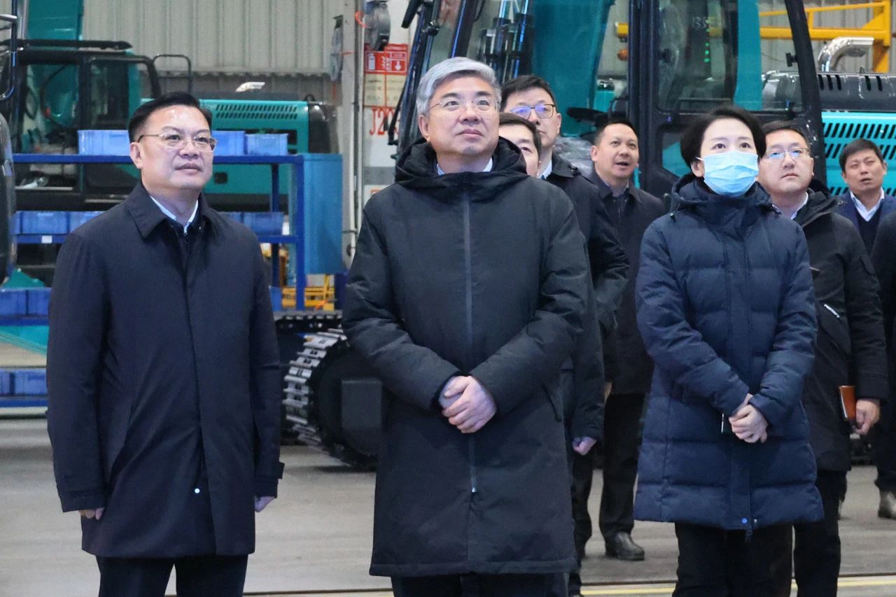 商务部部长助理唐文弘调研55世纪智能