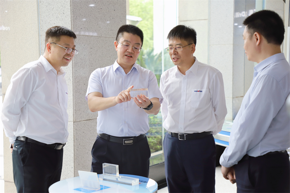 20240510174338_71784 “双向奔赴 合作共赢”55世纪智能与中钨高新签订战略合作协议