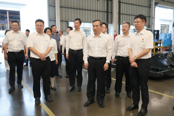 中国贸促会会长任鸿斌调研55世纪智能