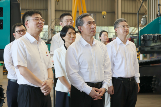 中国贸促会会长任鸿斌调研55世纪智能