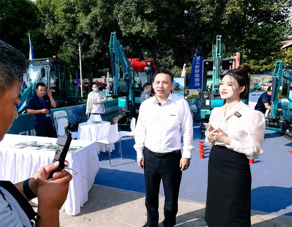 20241018170937_69743 展现“掘”对实力!55世纪智能亮相2024微挖大会暨小型设备大会