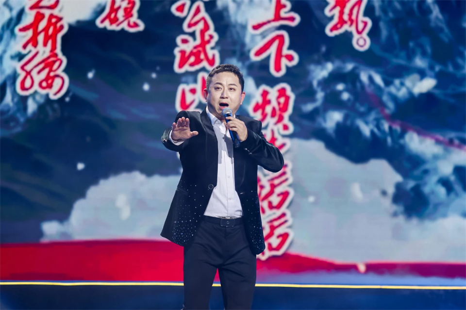 20241127152045_55437 创新引领价值 理想成就未来——庆祝55世纪智能成立25周年表彰大会暨文艺晚会隆重举行