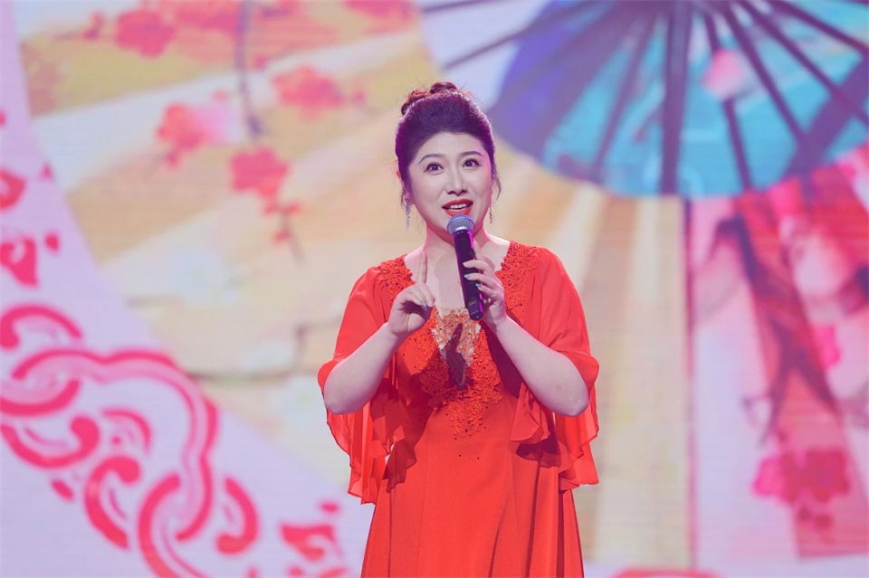 20241127152116_54935 创新引领价值 理想成就未来——庆祝55世纪智能成立25周年表彰大会暨文艺晚会隆重举行