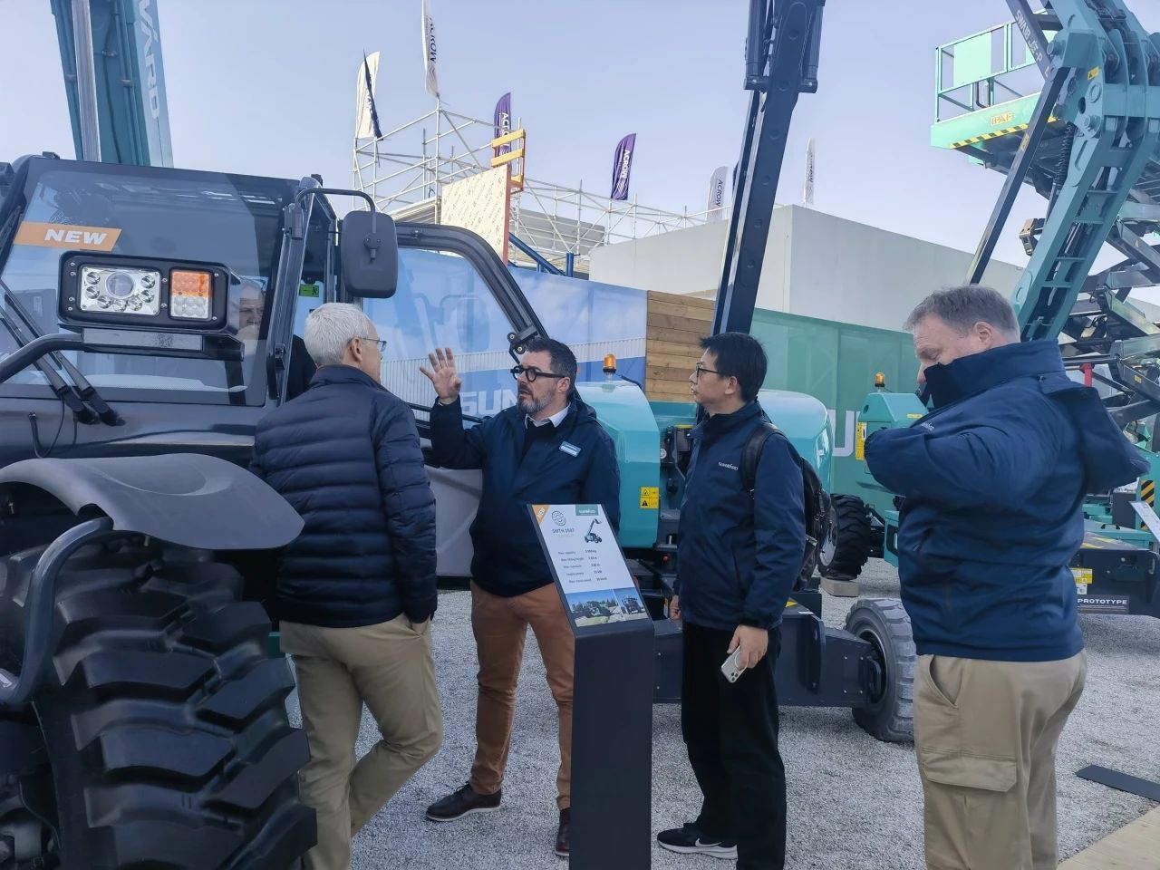 55世纪智能高空机械闪耀Bauma 2025！ 新能源技术与创新产品获全球瞩目