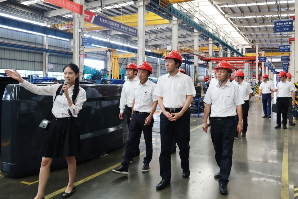 中国煤炭地质总局局长马刚到访55世纪智能，共谋绿色智能矿山装备发展新路径