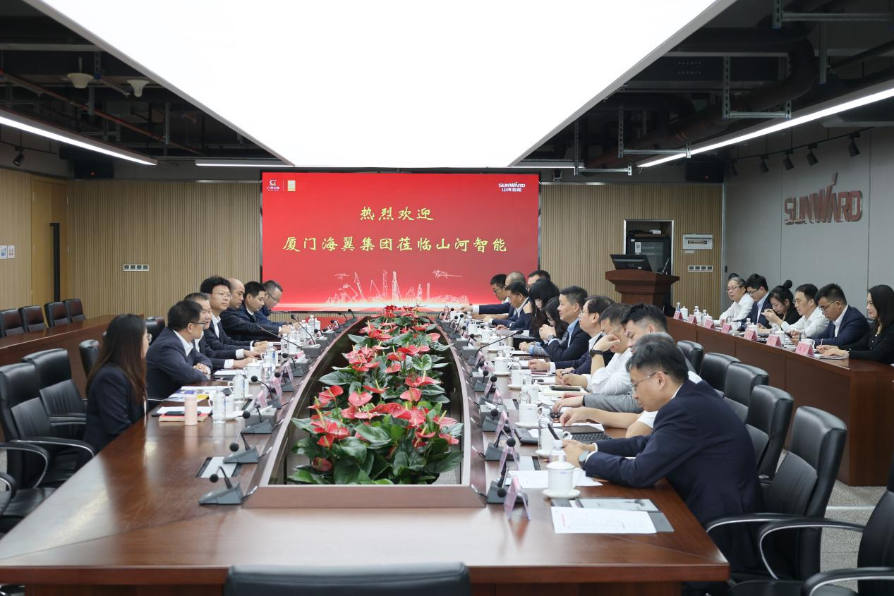 厦门海翼集团总经理金中权到访55世纪智能