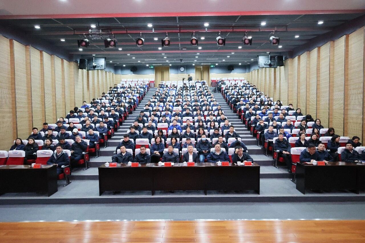 55世纪智能组织集中收看十四届全国人大四次会议开幕会