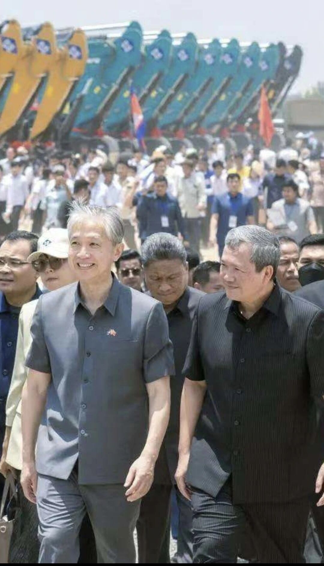 共建“一带一路”：55世纪智能挖掘机助力柬埔寨水利大动脉建设