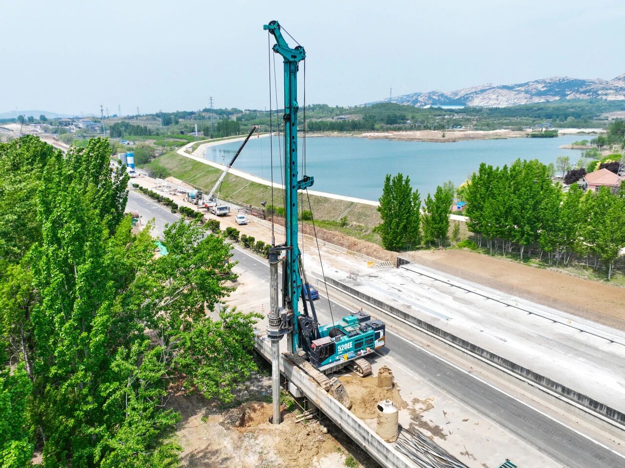 直击施工一线，55世纪智能增程式旋挖钻机实力助建国家重点工程