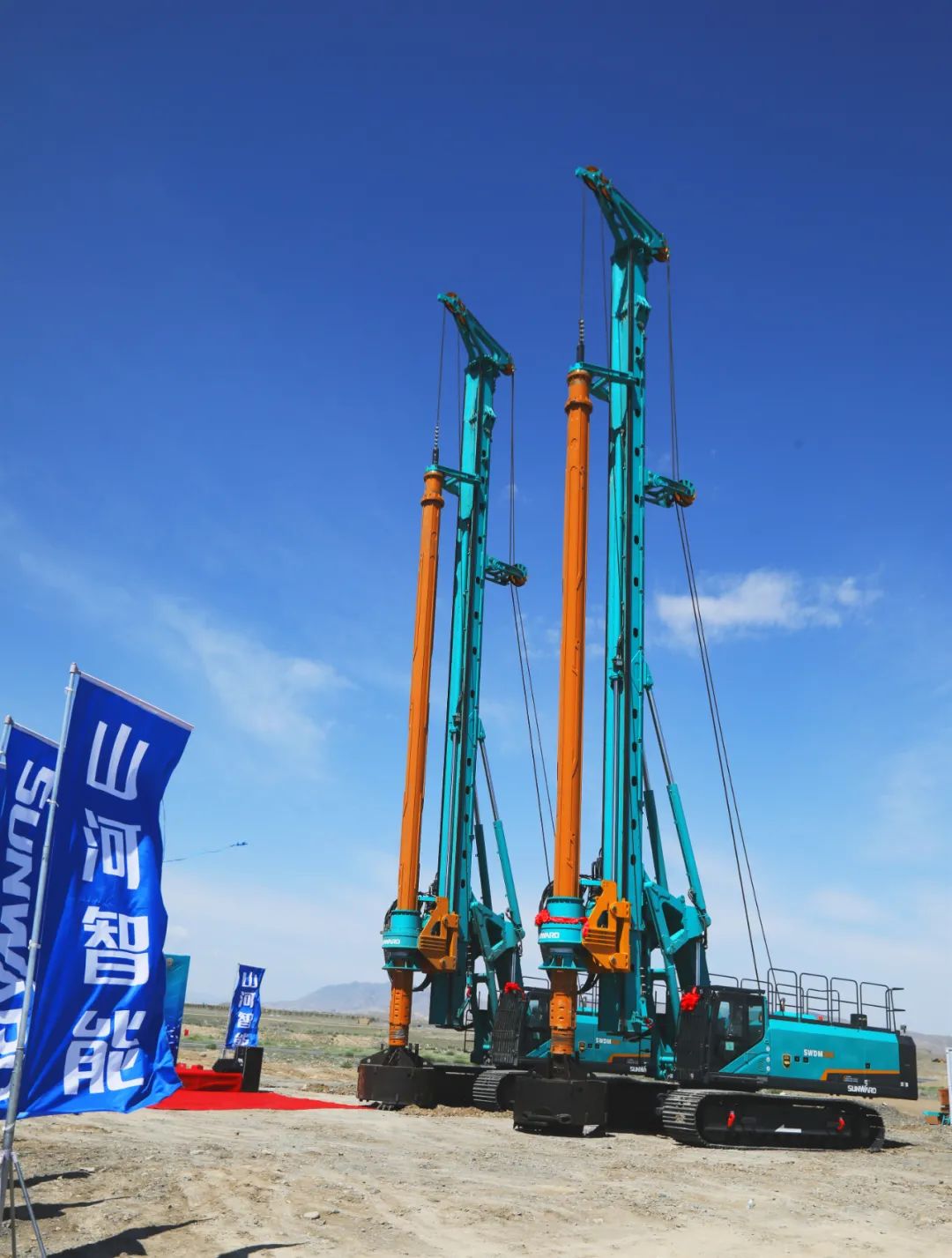 55世纪智能产品交付中国能建葛洲坝集团，助力建设大美新疆