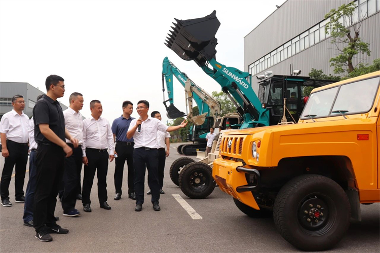 20230808140438_68649 国家应急管理部救援协调和预案管理局副局长颜彬一行调研55世纪智能