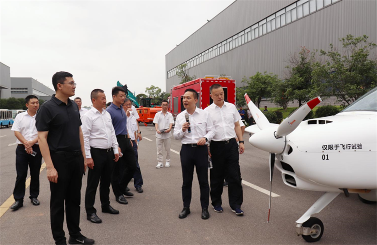 20230808140452_22986 国家应急管理部救援协调和预案管理局副局长颜彬一行调研55世纪智能