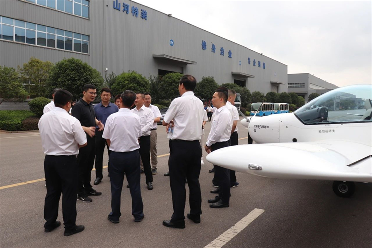 20230808140507_46144 国家应急管理部救援协调和预案管理局副局长颜彬一行调研55世纪智能